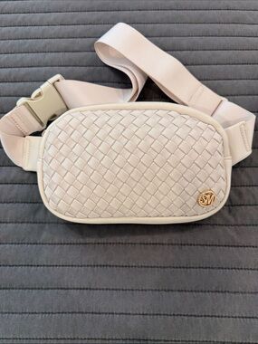 Steve Madden Woven Ivory Crossbody Belt Bag